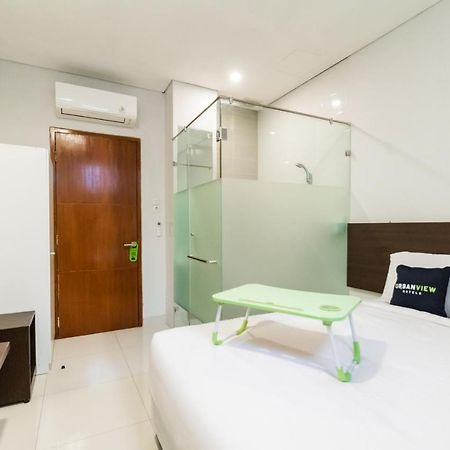 Urbanview Hotel Casa Kota Mangga Besar Джакарта Екстер'єр фото