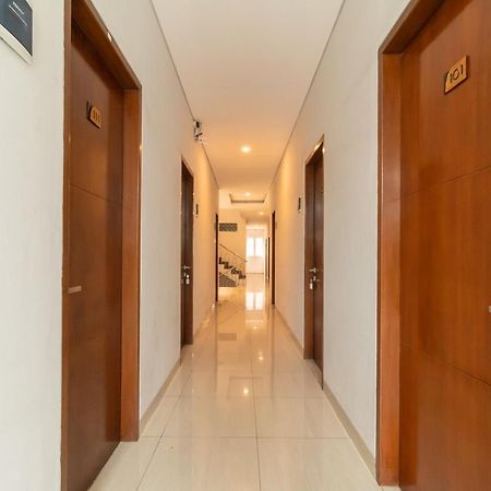 Urbanview Hotel Casa Kota Mangga Besar Джакарта Екстер'єр фото
