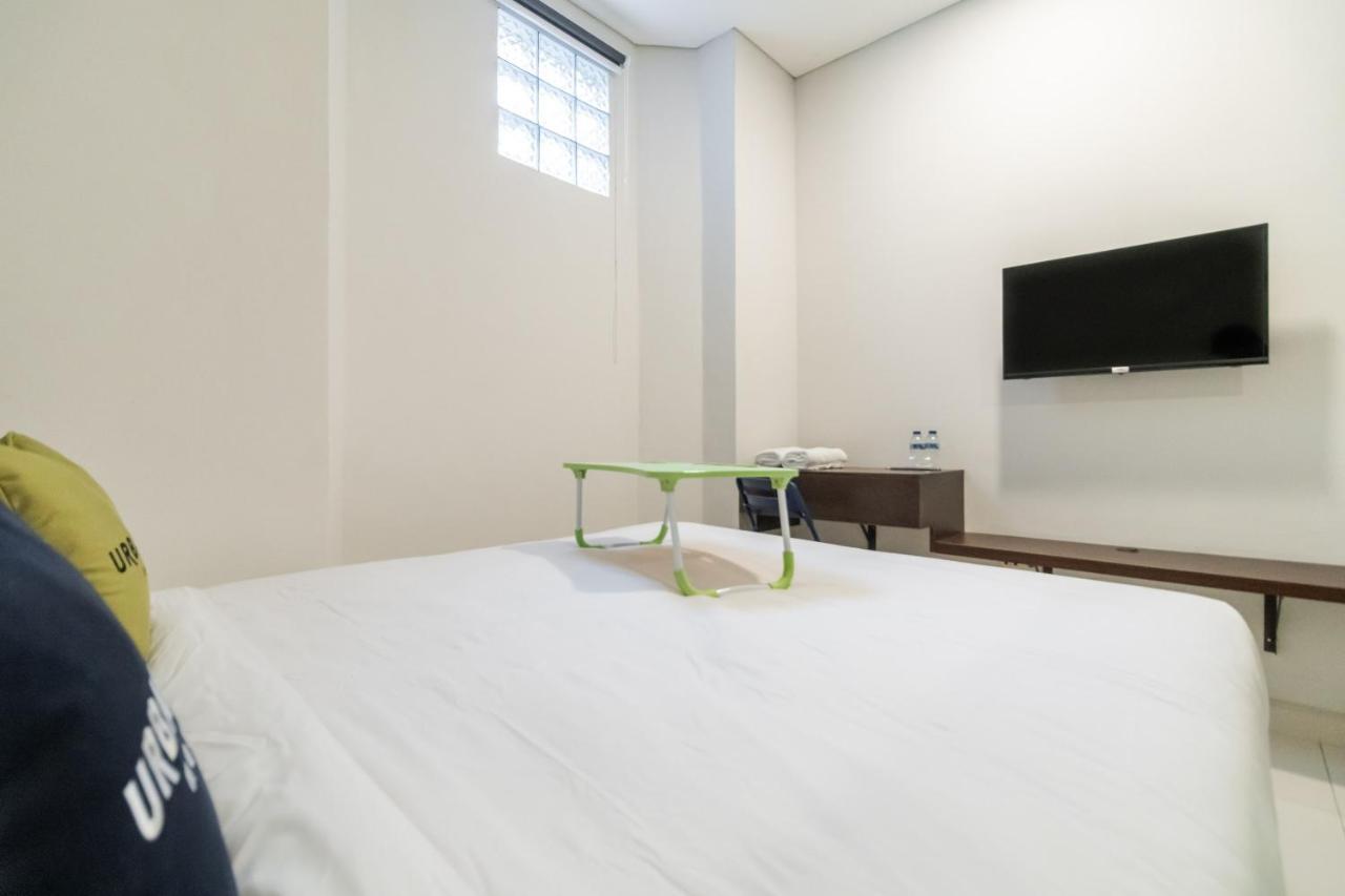 Urbanview Hotel Casa Kota Mangga Besar Джакарта Екстер'єр фото