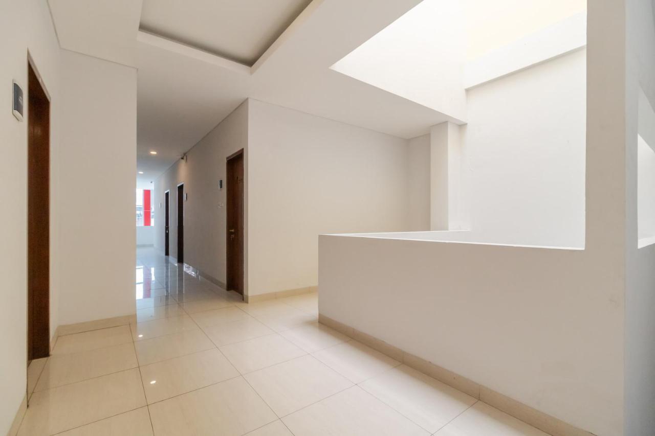 Urbanview Hotel Casa Kota Mangga Besar Джакарта Екстер'єр фото