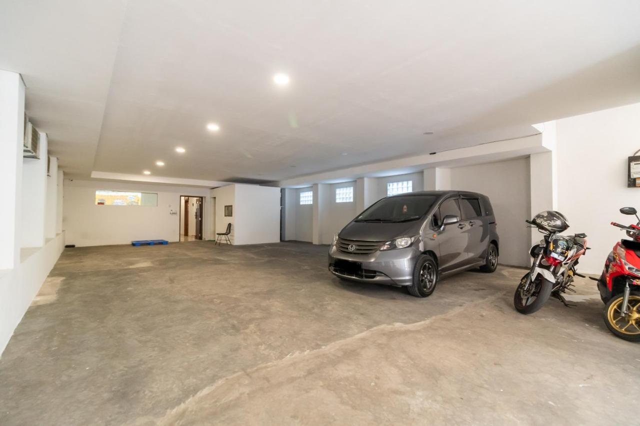 Urbanview Hotel Casa Kota Mangga Besar Джакарта Екстер'єр фото